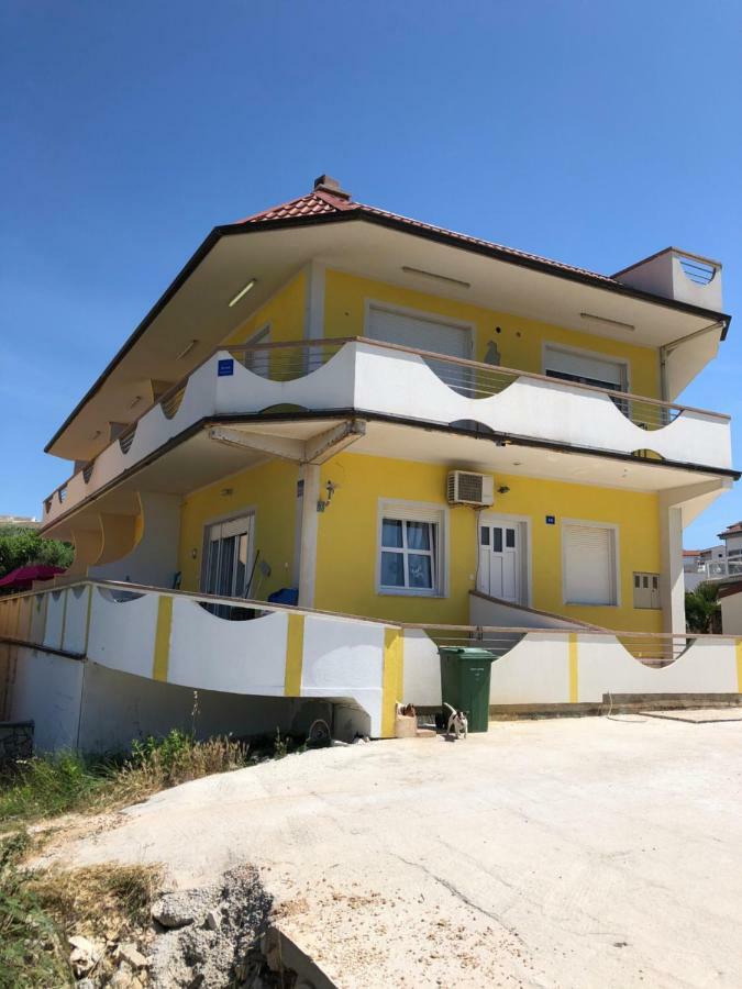 Elia Apartment วีร์ ภายนอก รูปภาพ